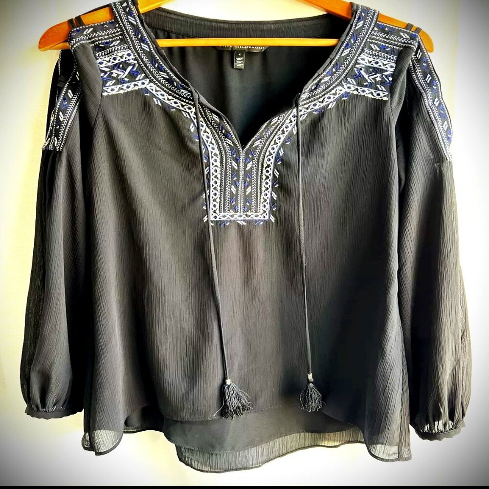 NWT White House Black Market Black Tansy Embroidered Cold Shoulder Blouse Sz 12